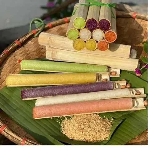 Hình ảnh 2 ống cơm lam nước cốt dừa 