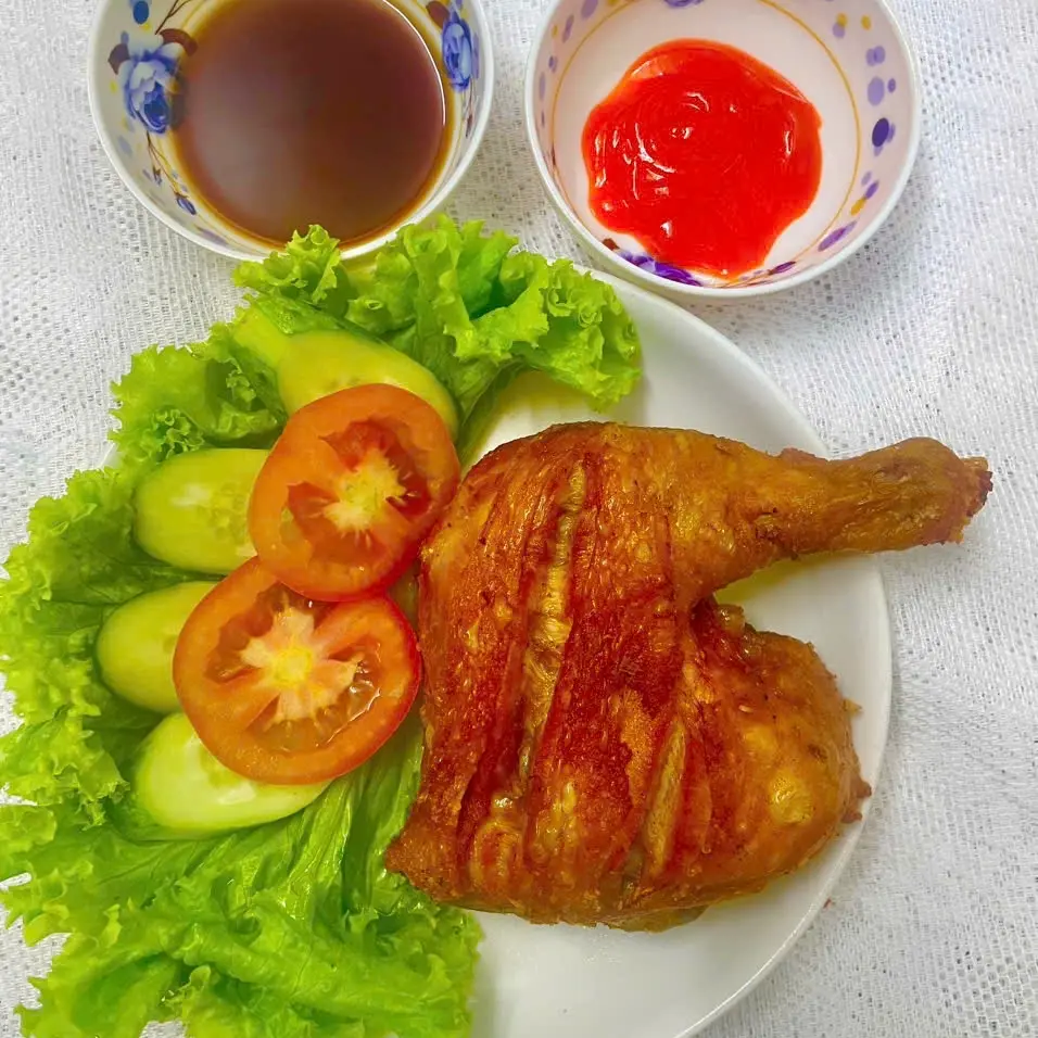 Hình ảnh Cơm Đùi Gà Xối Mỡ Giòn Thơm Ngon(Đùi Vừa)+Canh Rong Biển