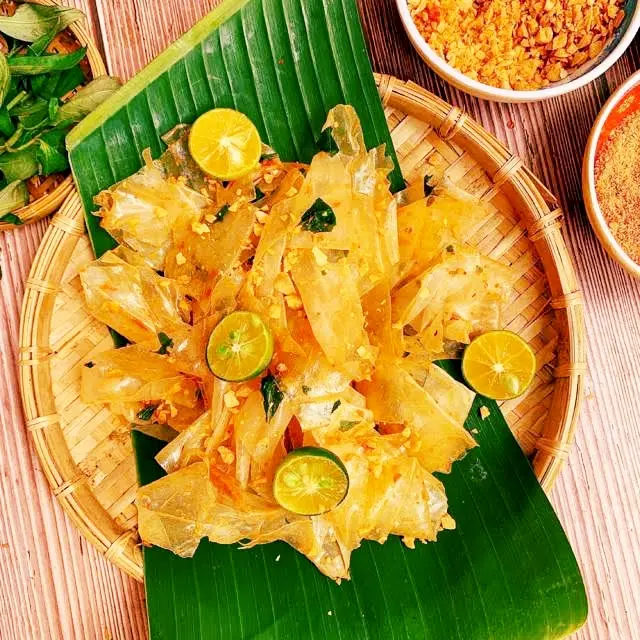 Hình ảnh Bánh tráng sợi trộn sa tế tỏi