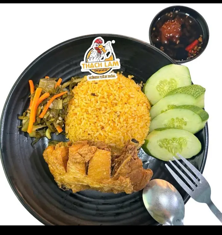 Hình ảnh Cơm ức gà chiên xối mỡ