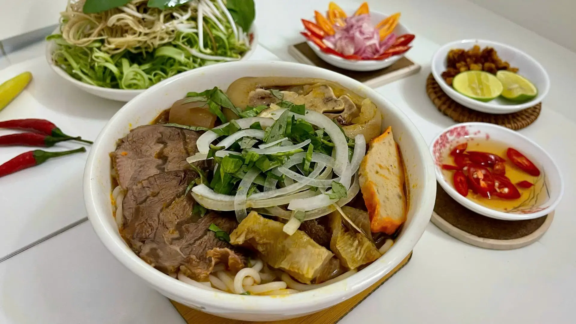 Hình ảnh 14 - Bún bò giò heo - nạm bò - chả