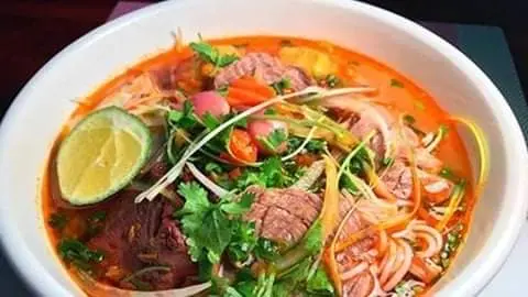 Hình ảnh bún bò tái gân 
