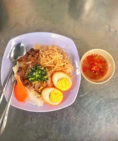 Hình ảnh cơm tấm bì sườn trứng kho