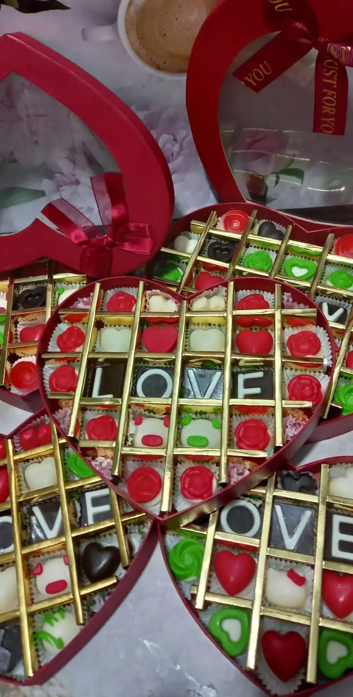 Hình ảnh sô cô la Valentine size trung 