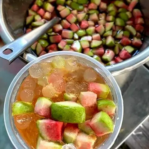 Hình ảnh Trà ổi hồng hạt chia trân châu 