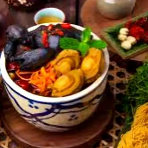 Hình ảnh Gà ác bào ngư tiềm thuốc bắc ( 3 bào ngư)