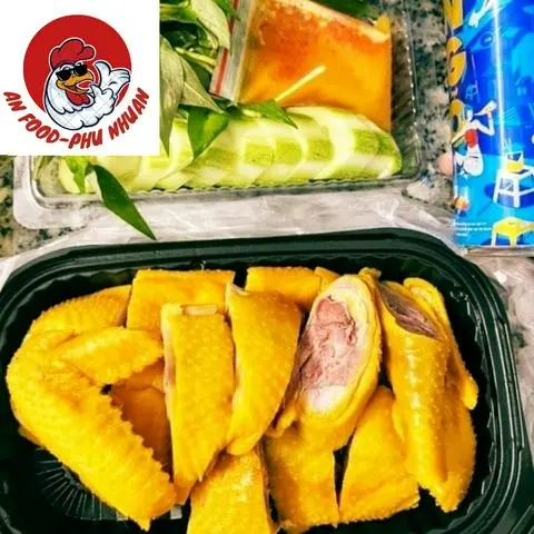 Hình ảnh Gà Ủ Muối Hoa Tiêu 1/2 con - Chặt Sẵn 