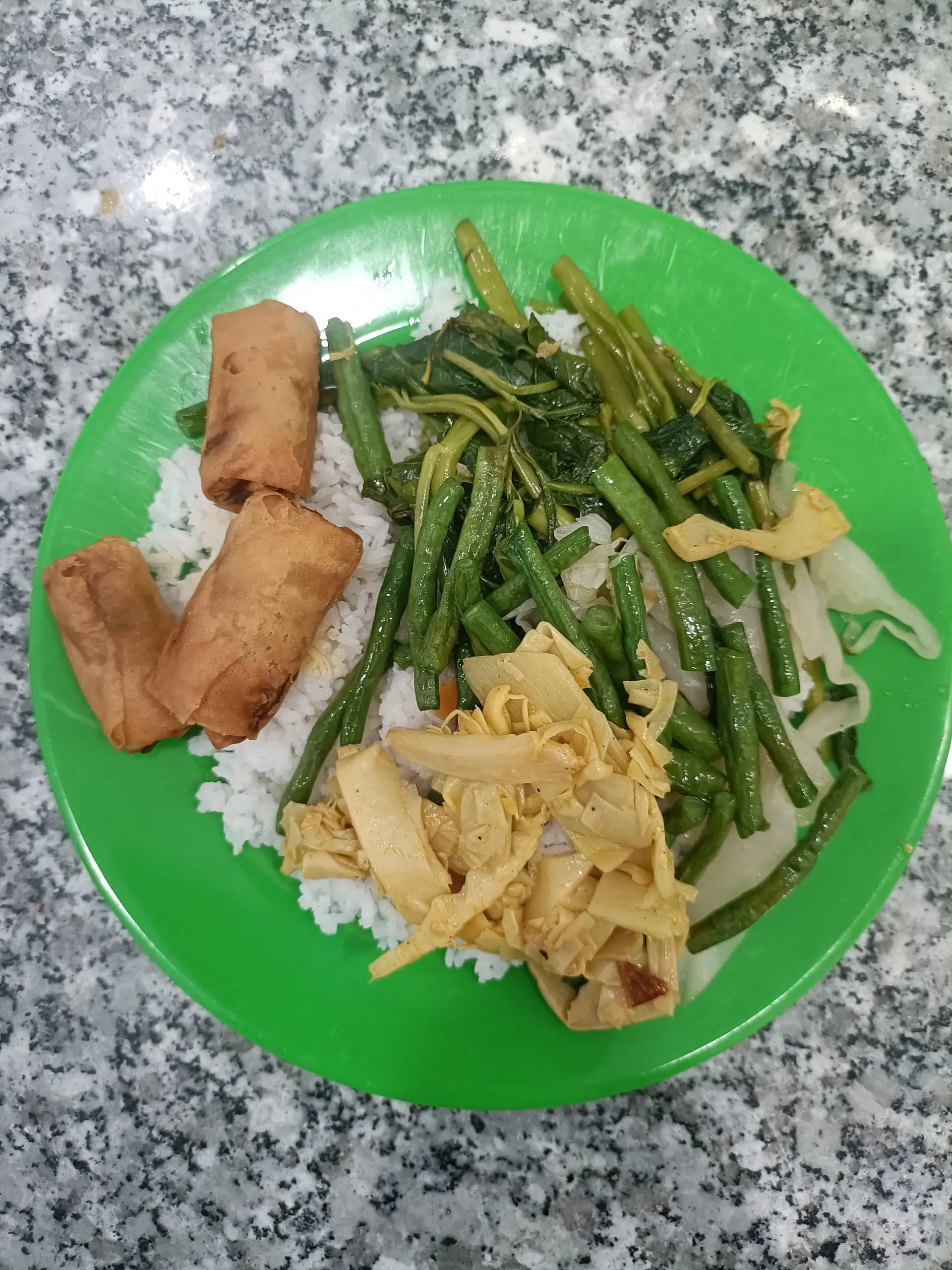 Hình ảnh Cơm chả giò chay