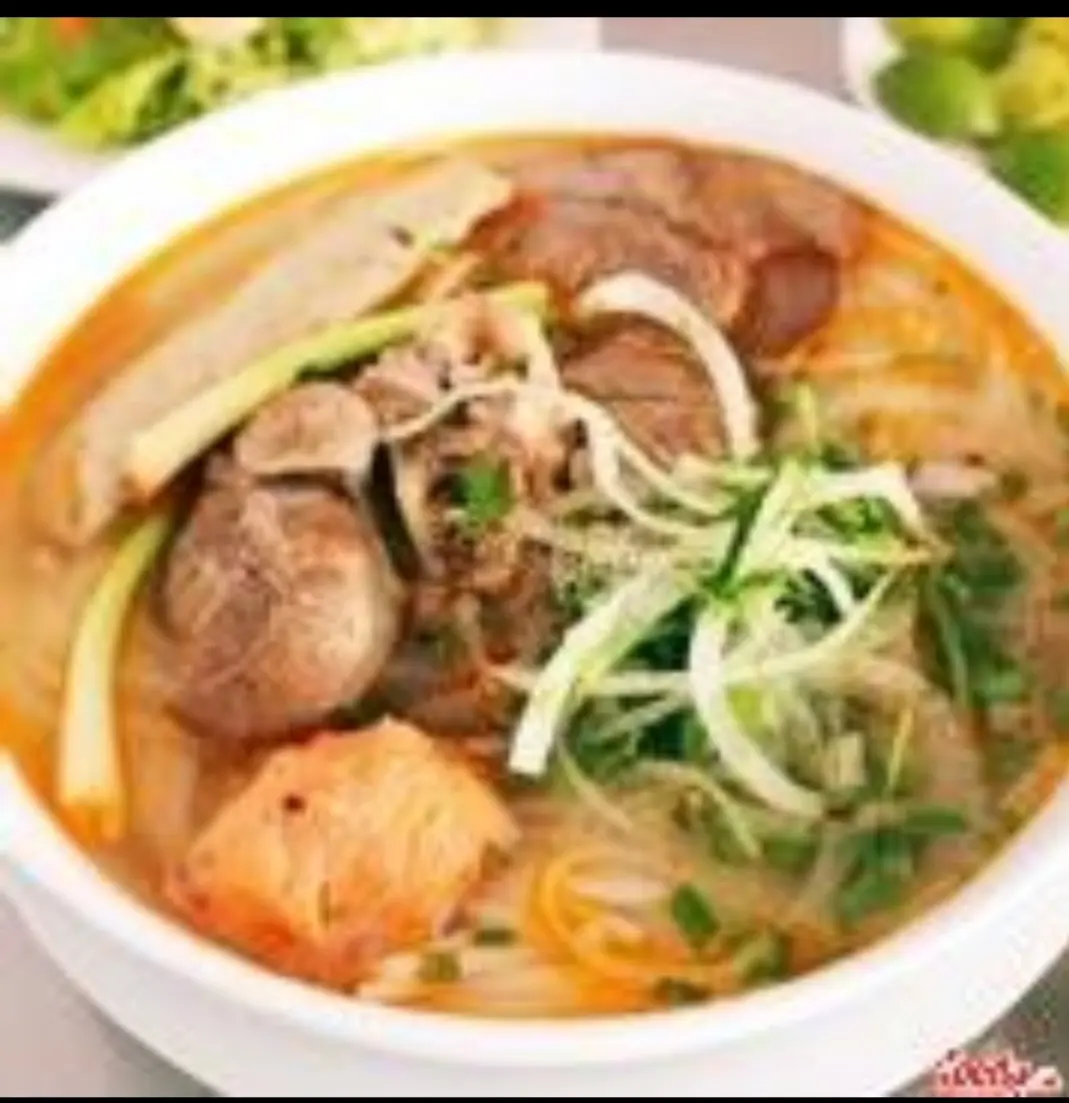 Hình ảnh Bún bò đặc biệt