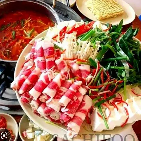 Hình ảnh Lẩu bò nhúng Thái Siêu To 