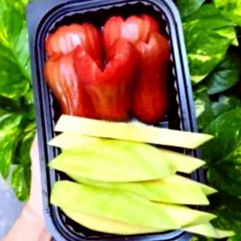 Hình ảnh Cóc - Mận