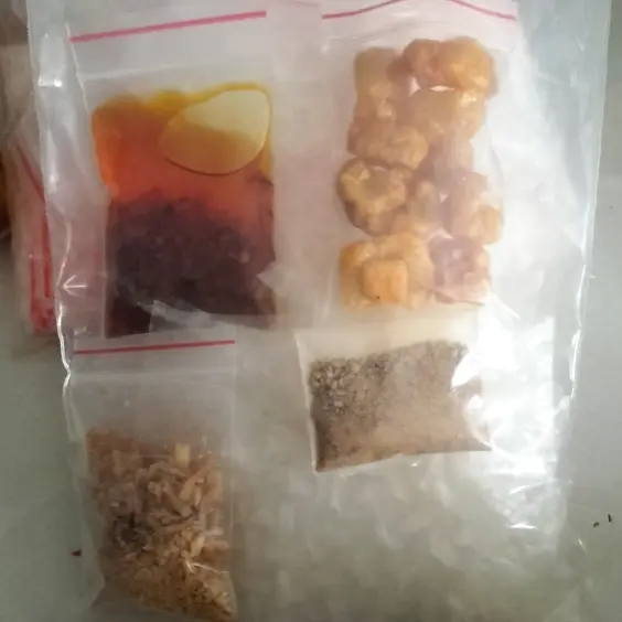 Hình ảnh Bánh Tráng Sate Tóp Mỡ Tự Trộn - 1 Bịch