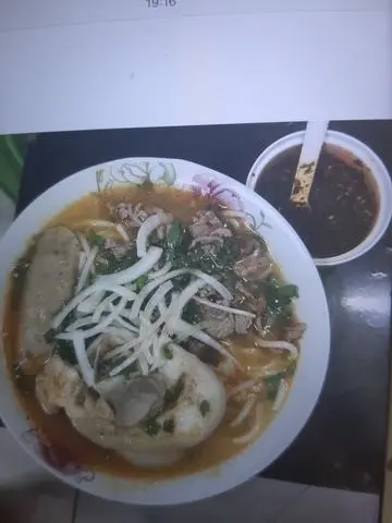 Hình ảnh Bún bò huế đặc biệt