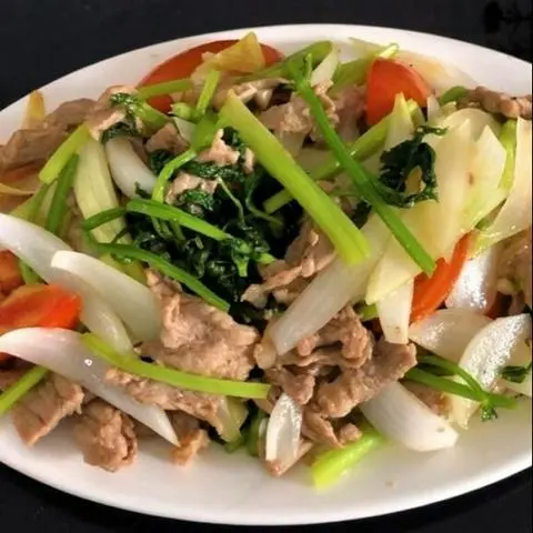 Hình ảnh CƠM BẮP BÒ XÀO NGŨ SẮC