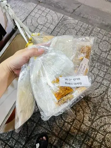 Hình ảnh Bánh Tráng Muối Nhuyễn Vô Tri