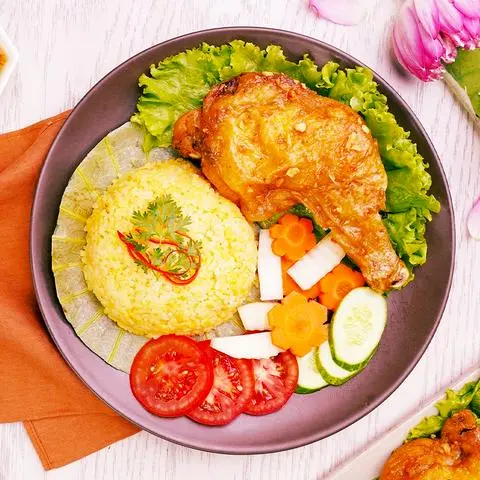 Hình ảnh Cơm Gà Xối Mỡ Đùi Chiên Giòn Vị Truyền Thống(Gà Nóng)