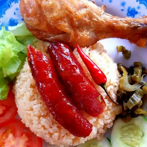 Hình ảnh Combo cơm đùi lớn - Lạp xưởng