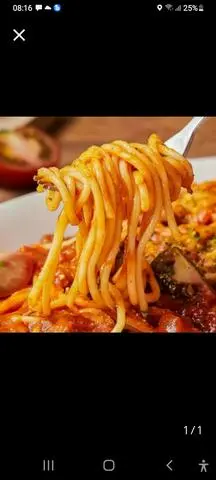 Hình ảnh Mì Ý sốt bò xúc xích - miếng gà giòn