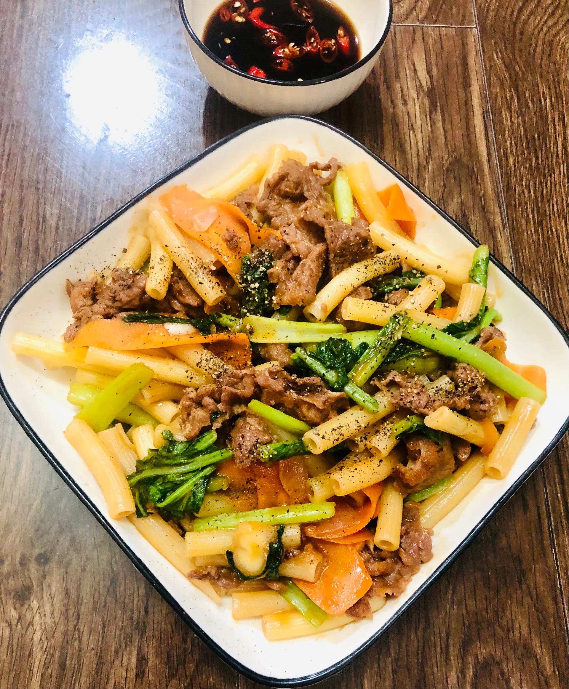 Hình ảnh Nui Xào Bò Cải 