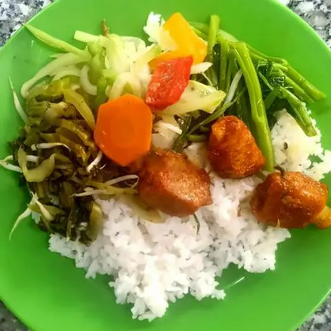 Hình ảnh Cơm sườn dừa chay