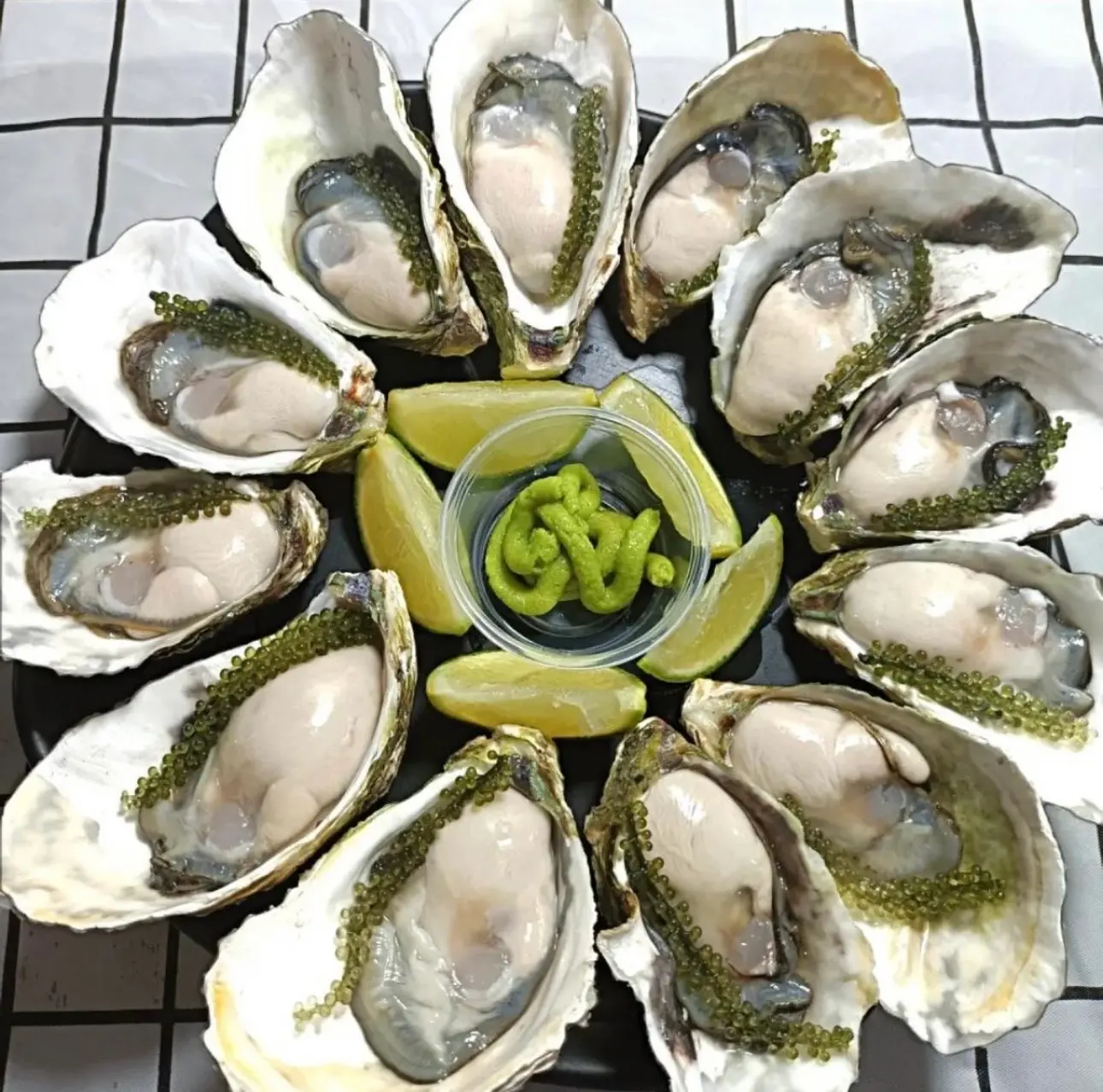 Hình ảnh hàu sữa Nhật sống rong nho 6 con