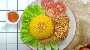 Hình ảnh Cơm chiên đùi gà sốt mắm tỏi