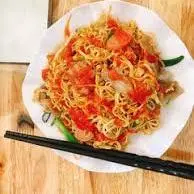 Hình ảnh Mì Xào Xúc Xích Trứng + 1 ly nước