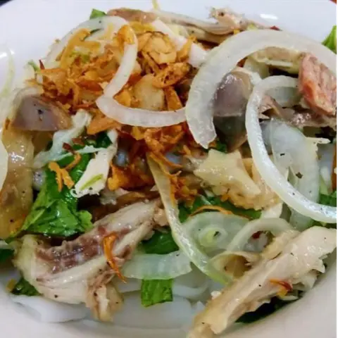 Hình ảnh Bánh ướt mề gà, chả 
