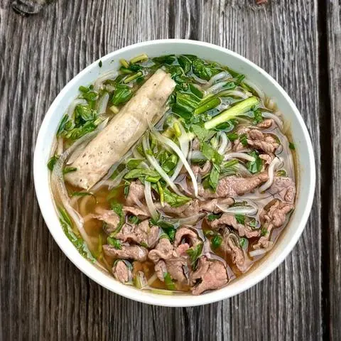 Hình ảnh Bún bò tái - chả