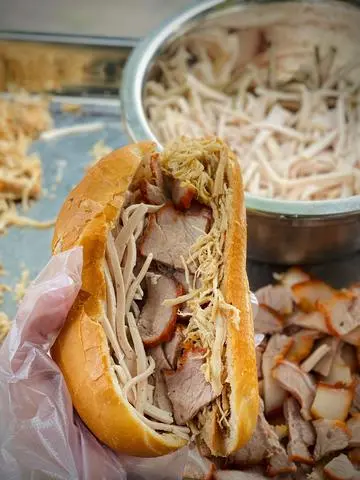 Hình ảnh Bánh mì thập cẩm