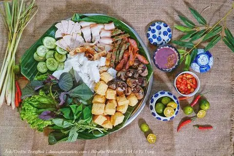 Hình ảnh Mẹt đặc biệt 3 người + 2 ly nước
