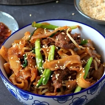 Hình ảnh Hủ Tiếu xào nem trứng