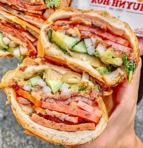 Hình ảnh Bánh Mì Thịt Nguội - Chả lụa - Chả thủ