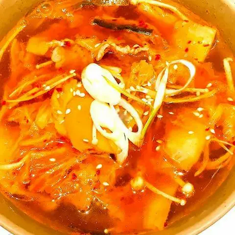 Hình ảnh Soup kimchi chả cá