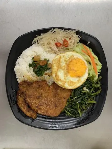 Hình ảnh Cơm Sườn Trứng Bì