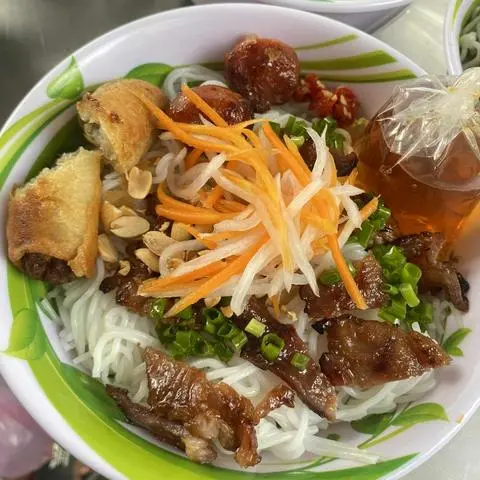 Hình ảnh bún thẩp cẩm + Pepsi