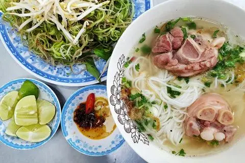 Hình ảnh Bún giò heo Củ Chi (Giò gân)