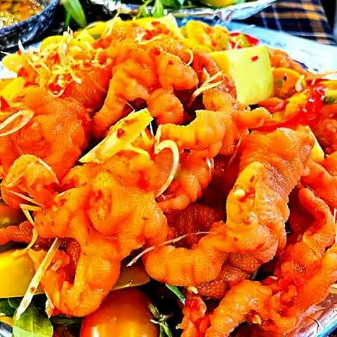 Hình ảnh Chân gà rút xương sốt thái