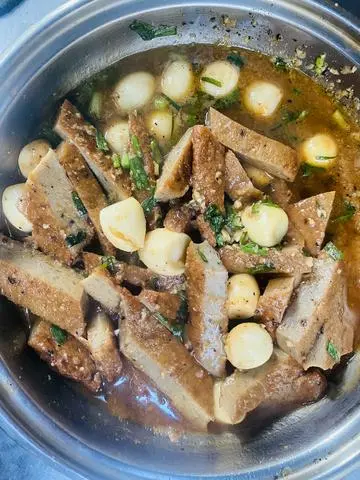 Hình ảnh Cơm Chả Cá Kho Trứng Cút