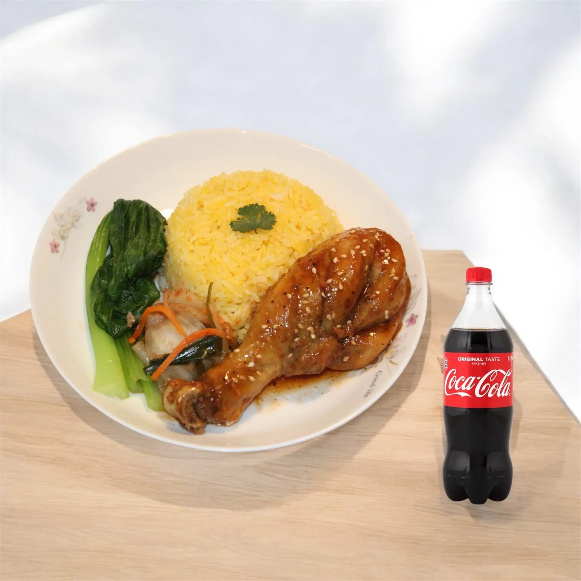 Hình ảnh Cơm đùi gà sốt - coca