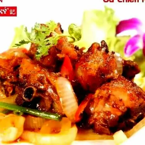 Hình ảnh Cơm gà chiên nước mắm