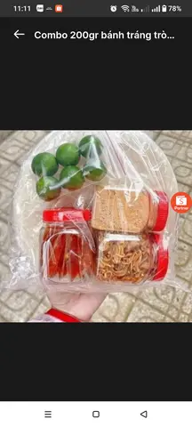 Hình ảnh combo 200gr bánh tráng tròn phơi sương+ muối+hành phi+tỏi phi+tắc 