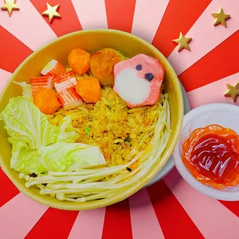 Hình ảnh Mì Trộn Sốt, Tỏi Bơ Đặc Biệt, Mỹ Nữ Full Topping + (Kèm Tương Ớt, Cà, Rau Bắp/Cải Thảo, Nấm)