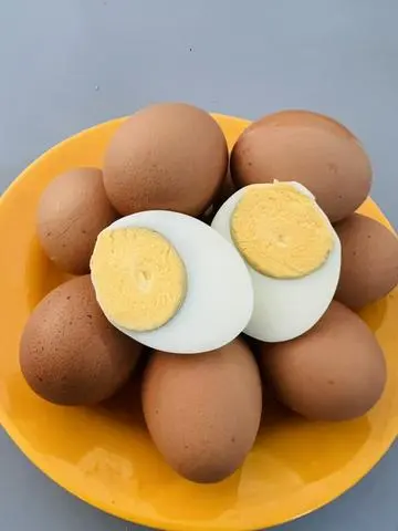Hình ảnh Trứng Gà Luộc Thêm