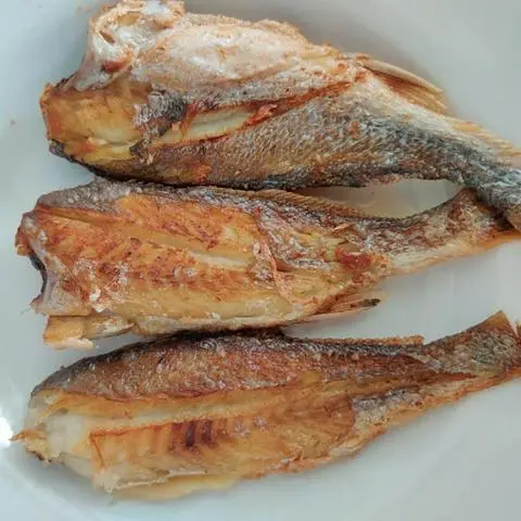 Hình ảnh Cơm trắng Khô cá đù 1 nắng