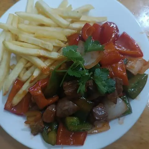 Hình ảnh Bò Lúc Lắc Khoai Tây Chiên