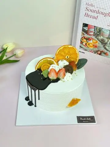 Hình ảnh Bánh kem trái cây nam nữ size 12-20cm