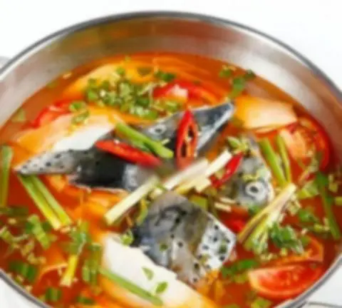 Hình ảnh Lẩu đầu cá hồi măng chua