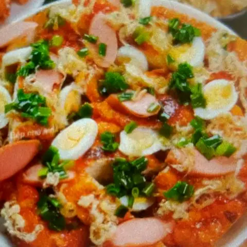 Hình ảnh bánh mì nướng muối ớt xúc xích trứng chiên 