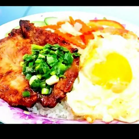 Hình ảnh Cơm sườn trứng